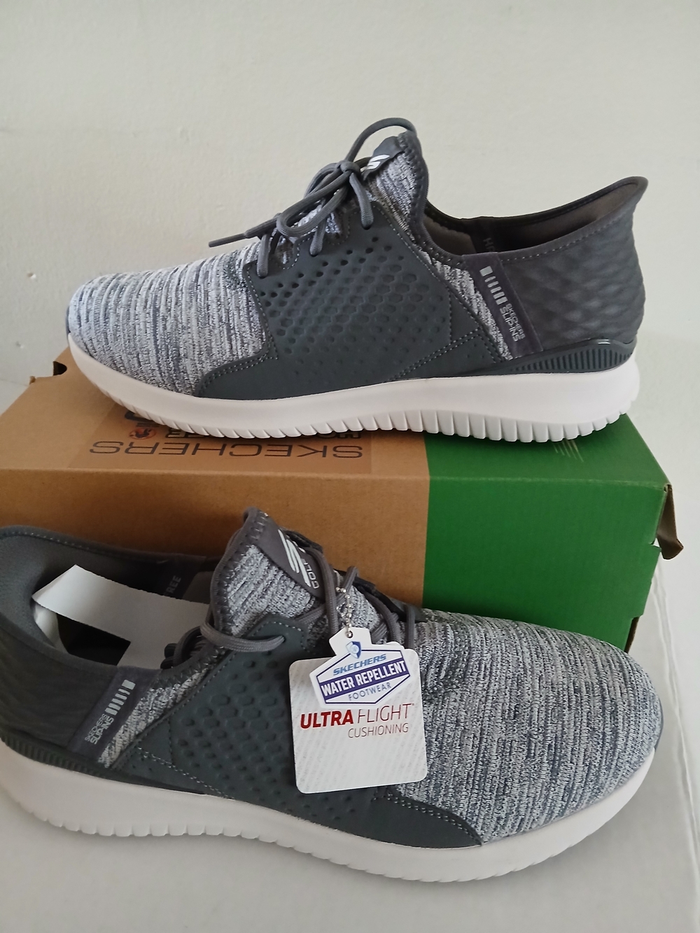 Skechers GoGolf Men’s Grey Ultra Flight Lightweight Sneakers Size 10 $55